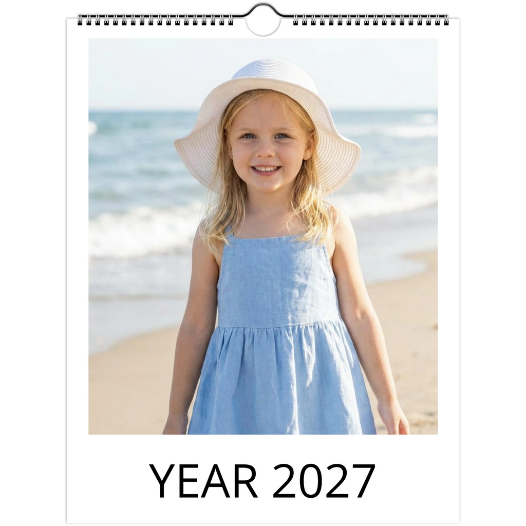 Personalised photo calendar with family pictures